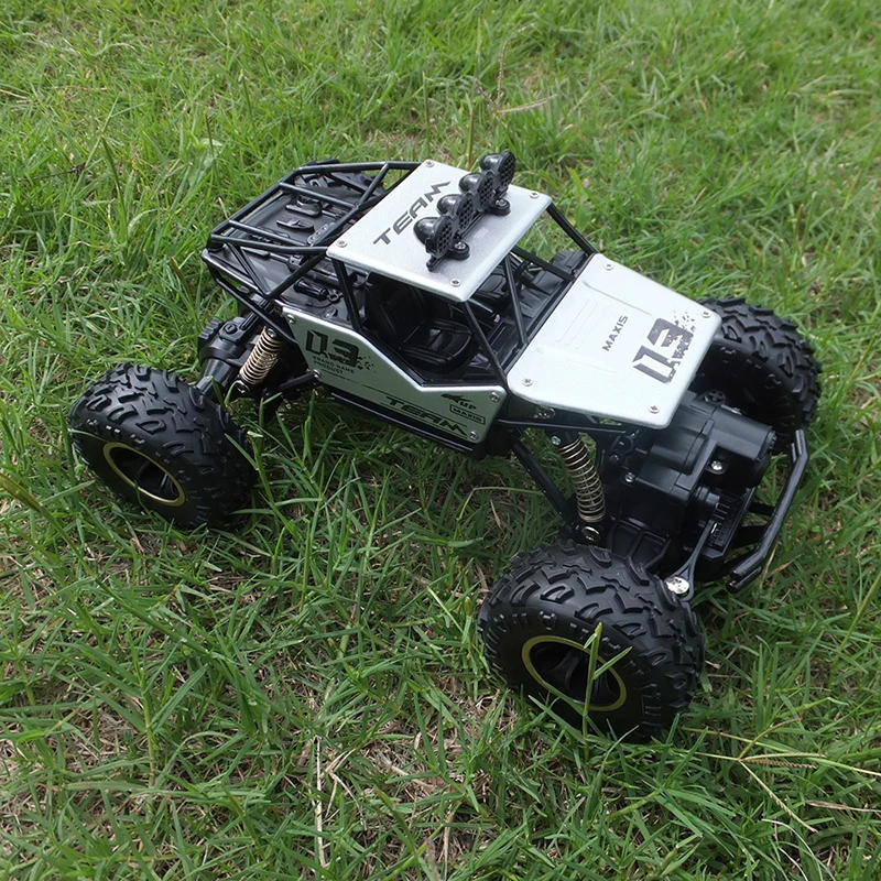 Машинка с дистанционным управлением для езды по бездорожью радиоуправляемая 4WD