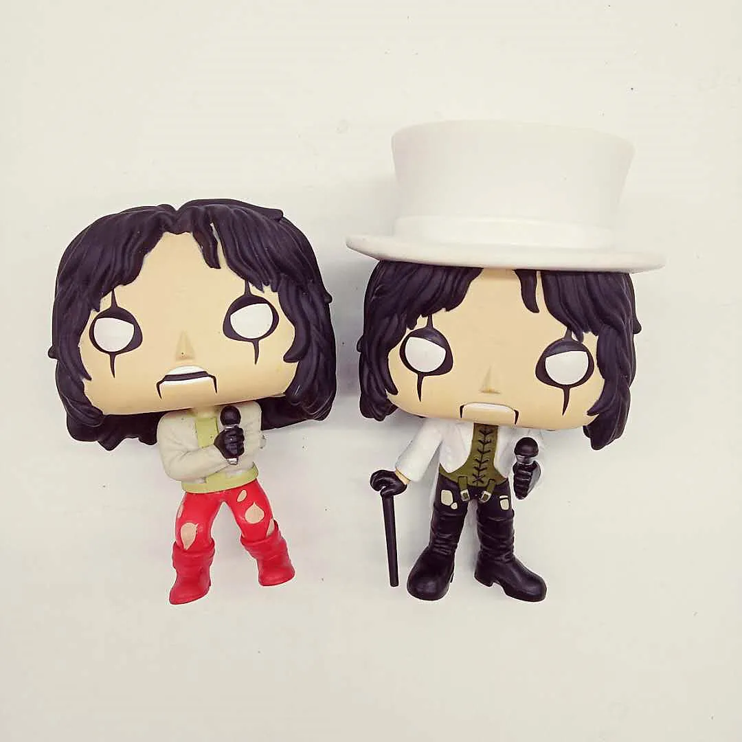 

Rocks Cooper Hot Topic 68 69 Music Model Character Vinyl Doll Action Figure Collection No Box Loose Peripherals