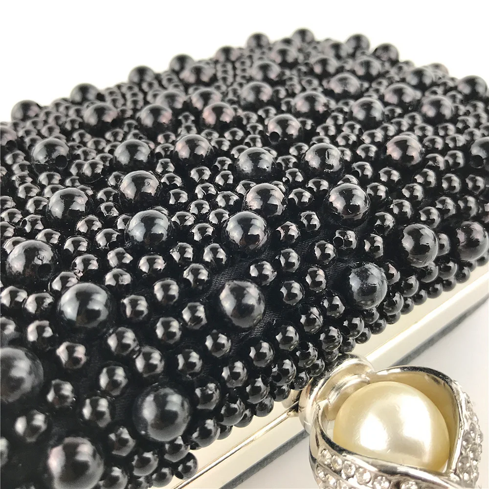 

Women Hand Holding Black Pearl Evening Bag Classic Fashion Beaded Chain Large Capacity One Shoulder Or Diagonal Party Bag
