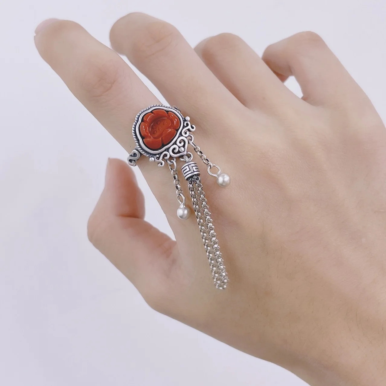 

Elegant 925 Sterling Silver South Red Agate Adjustable Finger Rings Jewelry Women Vintage Lotus Flower Tassel Rings JZ015