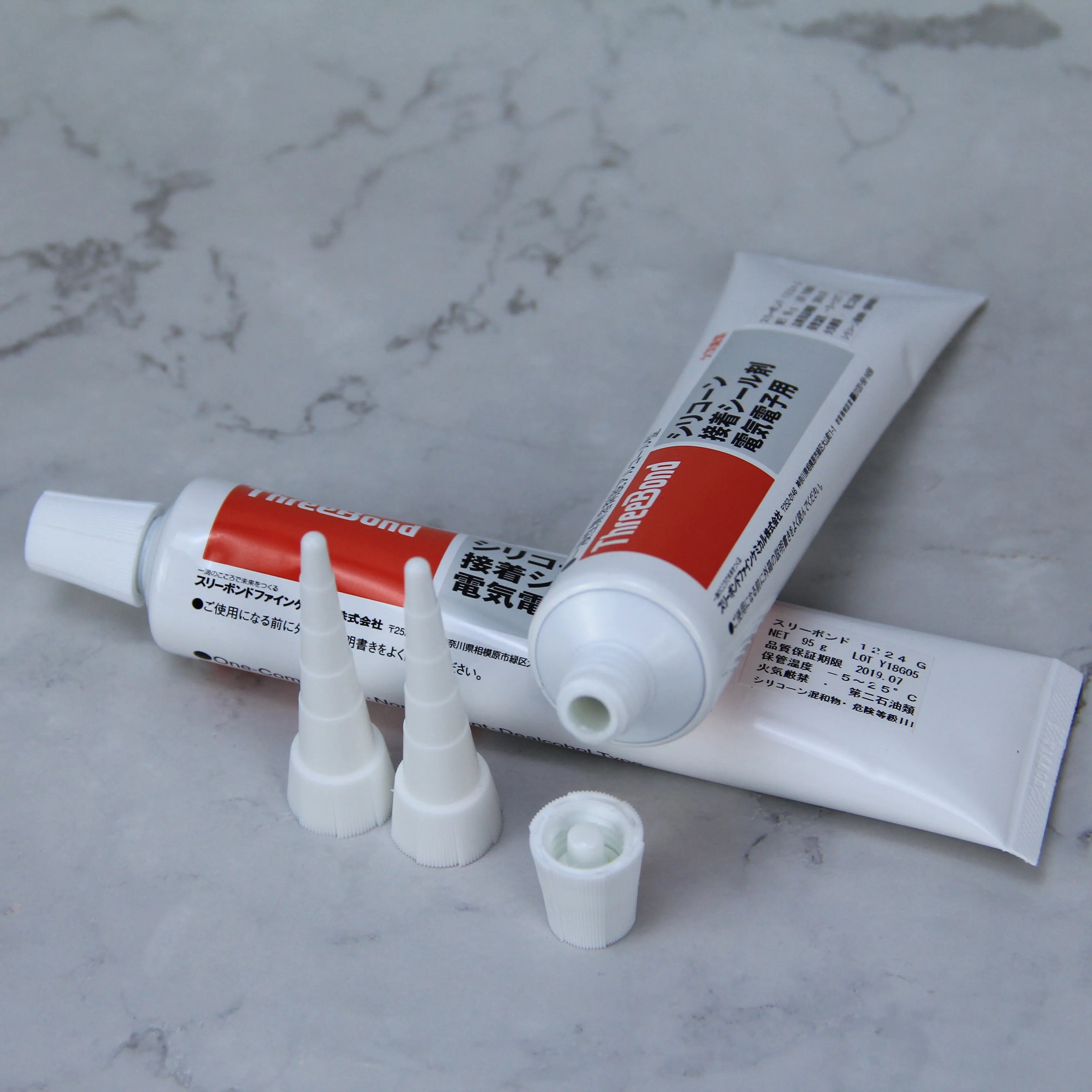 Клей для крепления бандажных колец. Клей крепеж. Герметик для поликарбоната какой лучше. Резьбовой герметик для болтов. Клей для болтов красный.