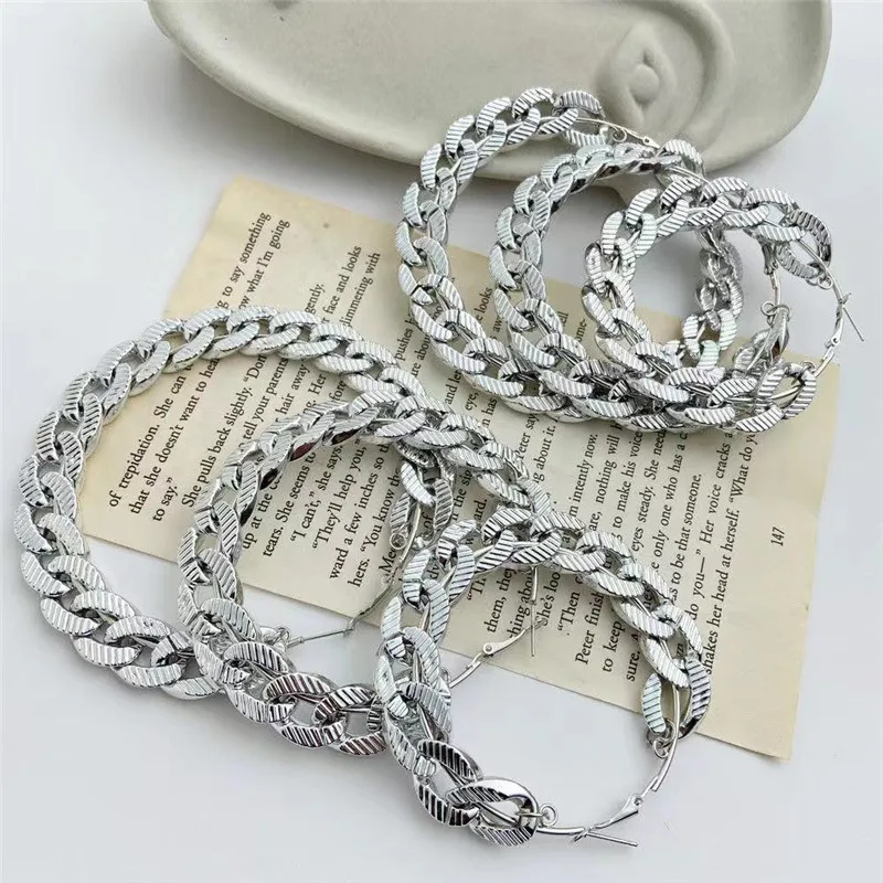 

New Design Vintage Earrings For Women Big Hoop Geometric Earring Female Fashion Jewelry Anniversary Gifts Hot Sale