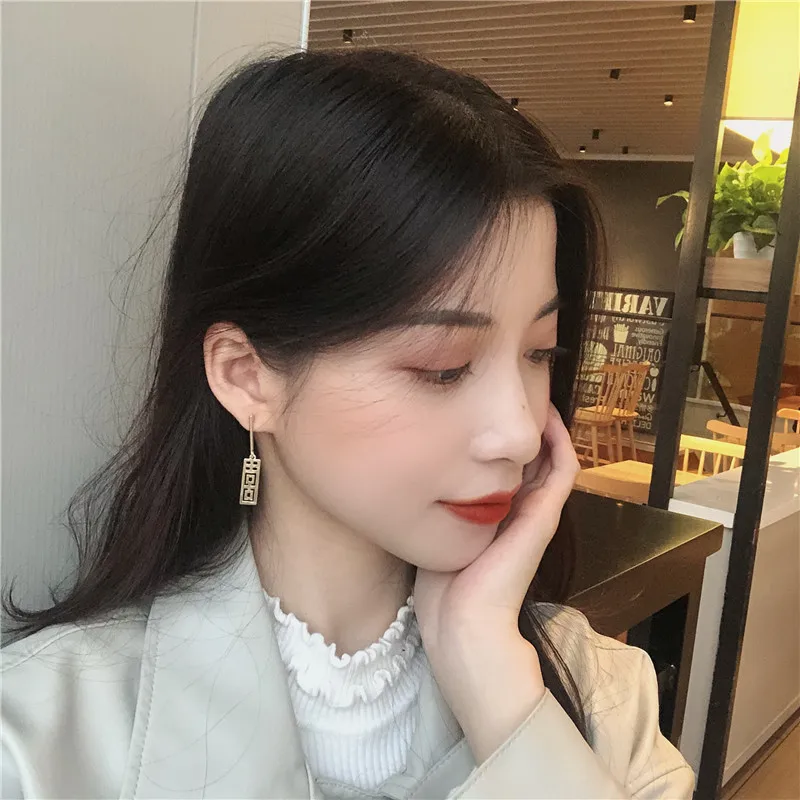 Винтажные полые металлические серьги с китайскими персонажами изысканные