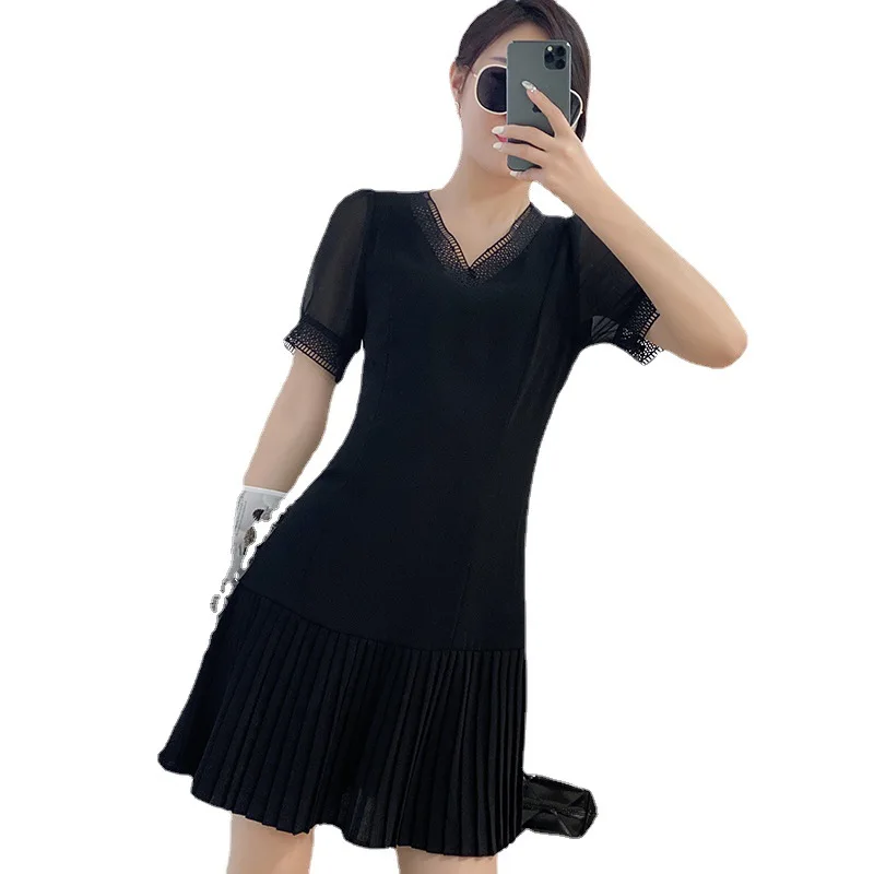 

Shangpin summer new dress women's 2021 fashion temperament medium skirt pleated cut out Hepburn style small black dress