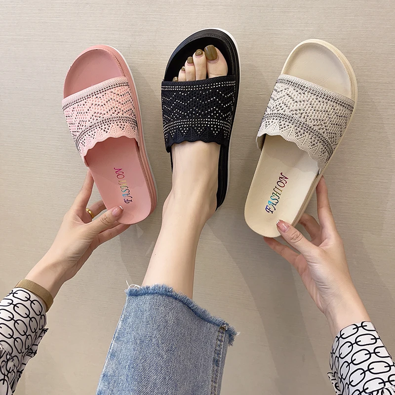 

Flat Shoes Female Med Summer Clogs Woman Slippers Soft Slides Pantofle Fashion Platform Jelly Flip Flops Beach Comfort 2021 Luxu