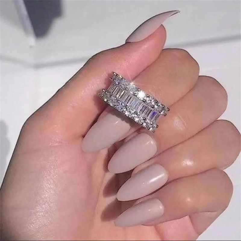 

BAOSHINA Romantic Women Ring White AAA Crystal Zircon Wedding Engagement Ring For Women Rings Jewelry Famale Hand Accessories