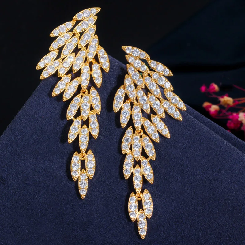 Женские винтажные серьги Pera длинные в форме крыла с кубическим цирконием 18