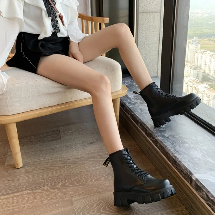 Женские ботильоны с круглым носком на шнуровке платформе из искусственной кожи |