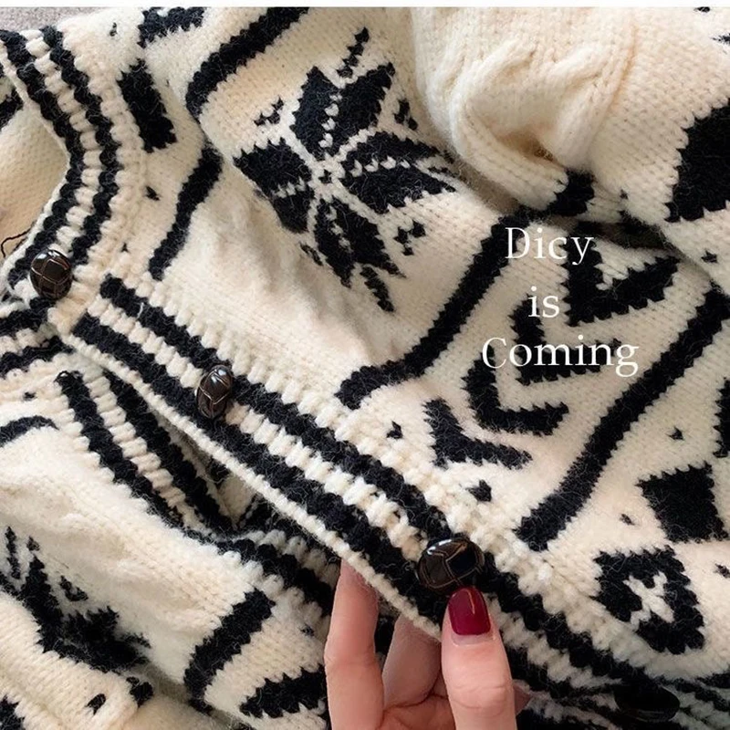 

New Korean style O Neck Long Sleeve printing Knitted Cardigans for women loose Single Breast Short Female Sweater Coat Autumn