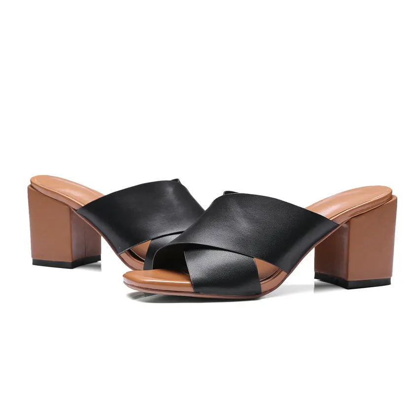 Женские босоножки из натуральной кожи QUTAA черные на высоком устойчивом каблуке с