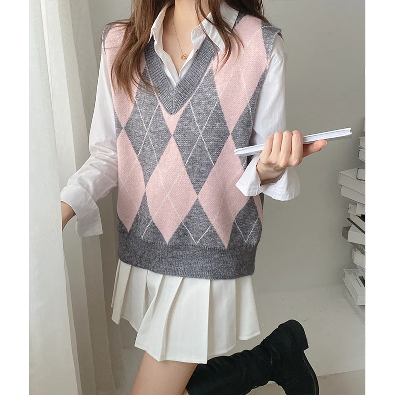 

2021 spring and autumn new diamond check color vest lazy style college pink age reduction all-match knit V-neck vest women