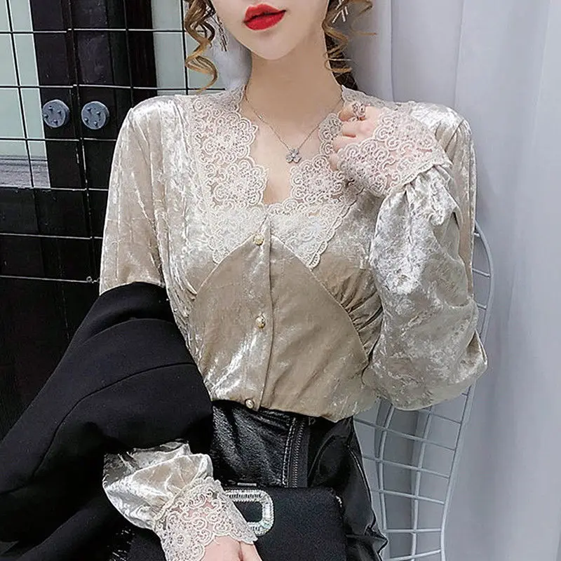 

2021 spring and autumn new gold diamond flannel shirt temperament with bubble sleeve Jacket v Collar Lace Pearl Button bottom sh