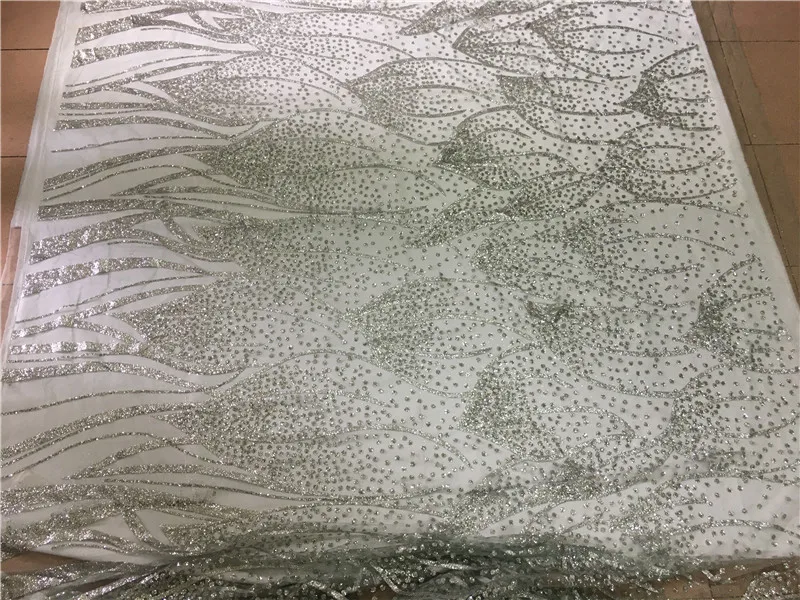 К требованиям заказчика Сверкающие Материал Французский на тюлевом кружеве H