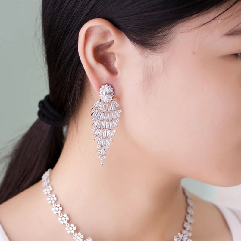 

Women Luxury Shining Crystal Cubic Zircon Diamante Oval Long Tassel Earrings Lady Wedding Party Big Drop Dangle Bridal Jewelry