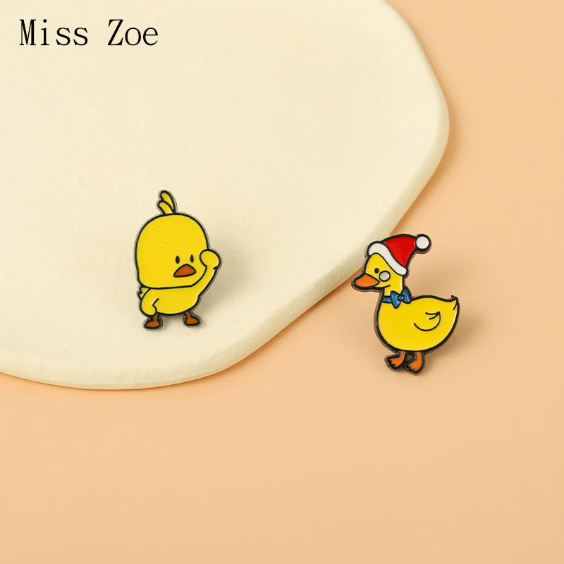 Забавная желтая эмалированная булавка для рождественской шляпы утки Значки