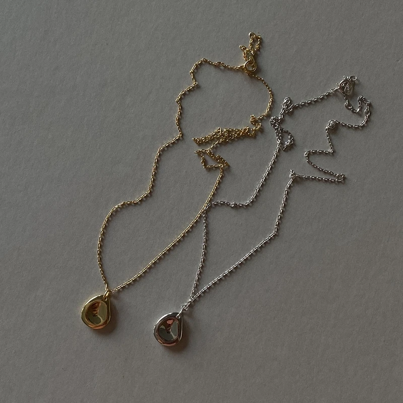 Женское ожерелье с подвеской в виде скошенного треугольника серебро 925 пробы |