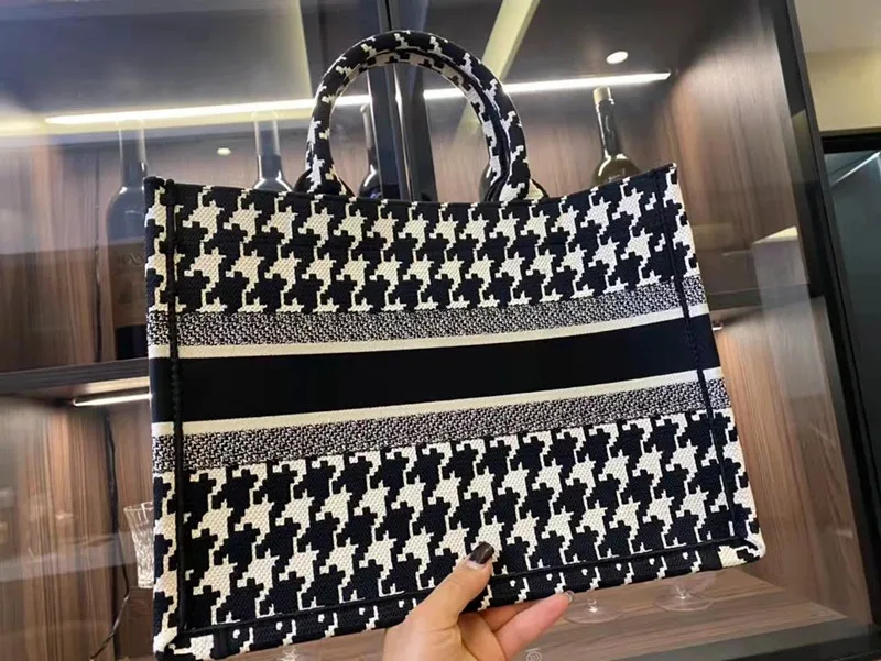 

Модная брендовая сумка для покупок большого размера 42 см с принтом