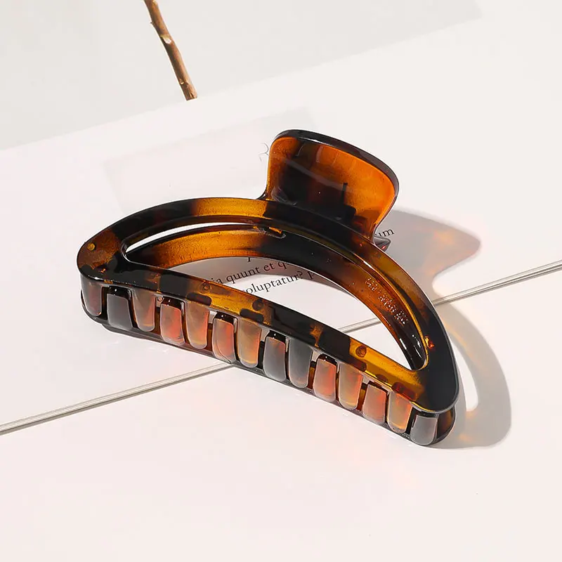 

Большие полукруглой формы Когти для волос женские полые геометрические акриловые заколки для волос пластиковые заколки Инструменты для ук...