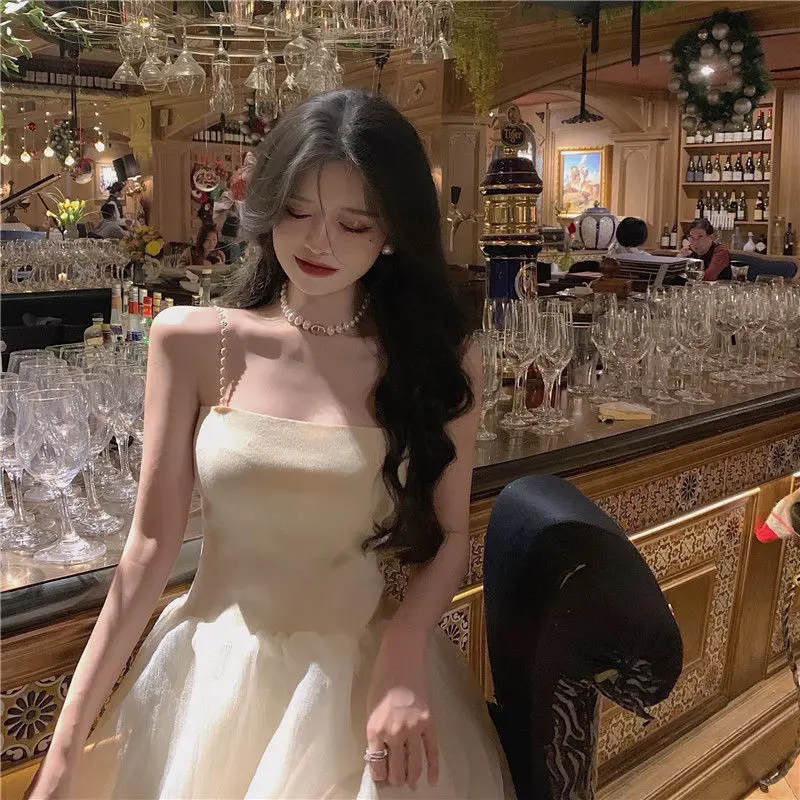 

French retro style, versatile suspender and dress