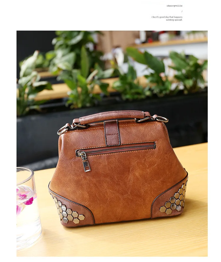 

2019 large capacity Fashionable Women Handbags Woman PU Leather Vintage shoulder bag hasp Tote with Chain Rivets girl sling bags