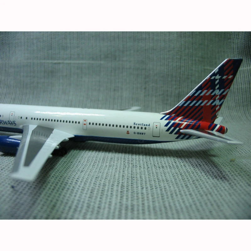 Модель самолета из сплава 1:400 Боинг 767 300g bnwt Коллекция игрушек статический