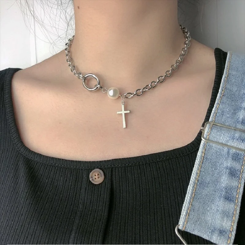 

Fashion pearl Cross Cross Necklace women's niche design European and American street hip hop party chain cross Pearl Necklace