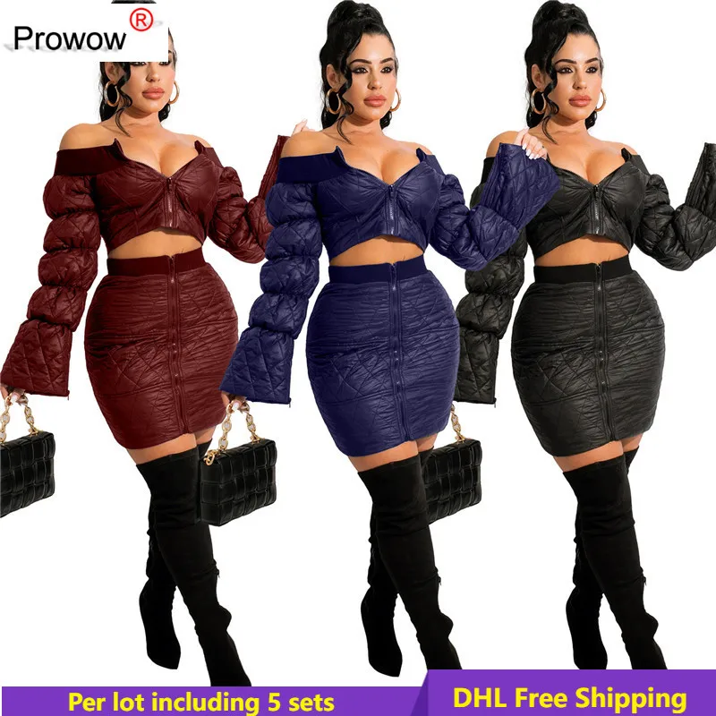 

Костюм из двух предметов с юбкой и коротким топом с рукавом-фонариком и вырезом-лодочкой