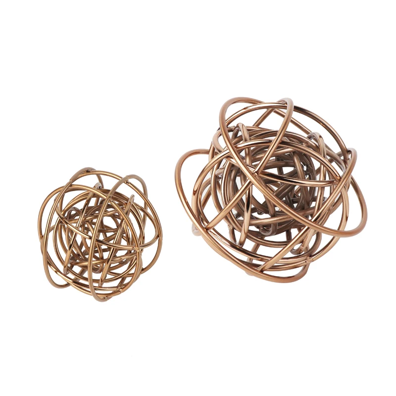 

Металлический шар диаметром 18 см