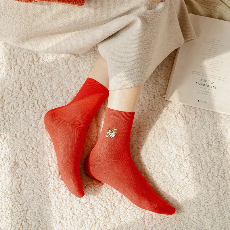 CARTELO New Cartoon Pattern Women Socks Fashion Cute Sport Breathable Cotton Middle Tube Red Color Socks Носки женские