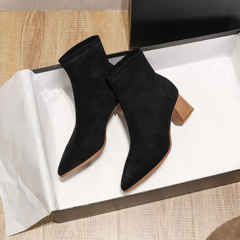 

short boots women's autumn and winter 2020 new Korean pointed versatile comfortable thin boots thick heel boots Plush