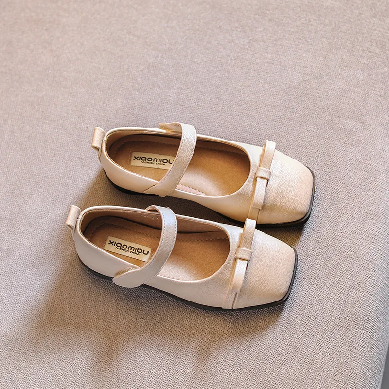 Рисунок 5 - Туфли с квадратным носком для девочек