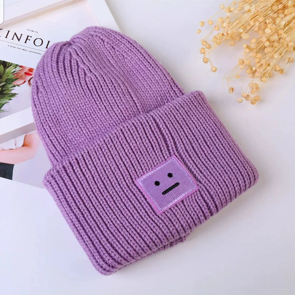 Новая Корейская НОВАЯ шапка, сезон осень-зима, модная теплая вязаная шапка в британском стиле, Повседневная вязаная шапка со смайликом для женщин, уличные головные уборы