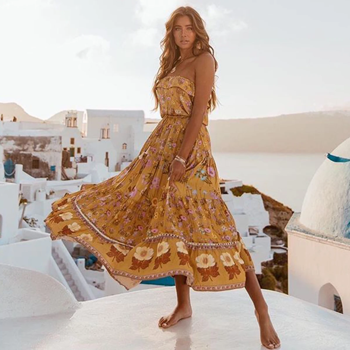 Женское длинное платье макси без рукавов с цветочным принтом и оборками в стиле