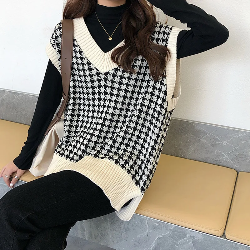 

Women 2020 Fashion Oversized Houndstooth Knitted Vest Sweater Vintage Sleeveless Side Vents Female Waistcoat Chic Tops