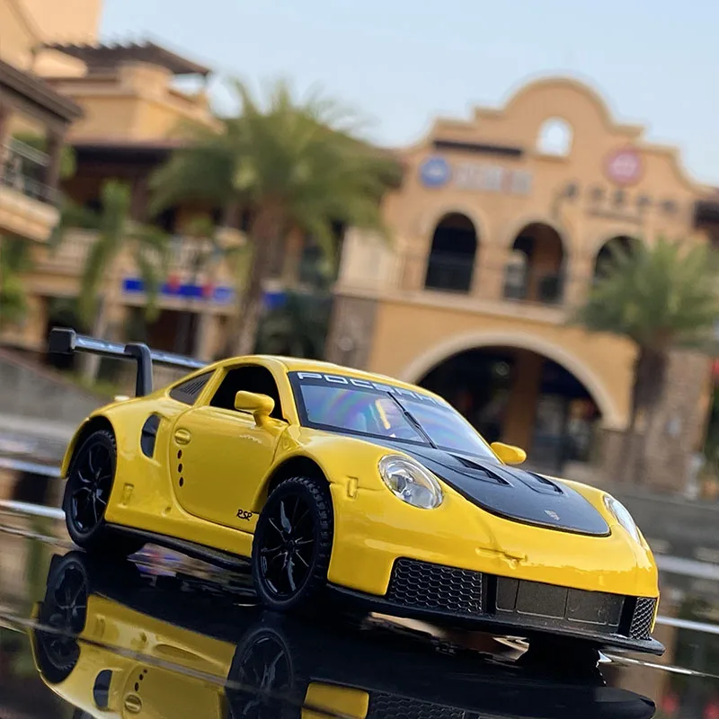 

1:32 Porsches 911 RSR Track Alloy Sports Car Model Diecasts Metal Toy Car Model Simulation Sound and Light Collection Kids Gift