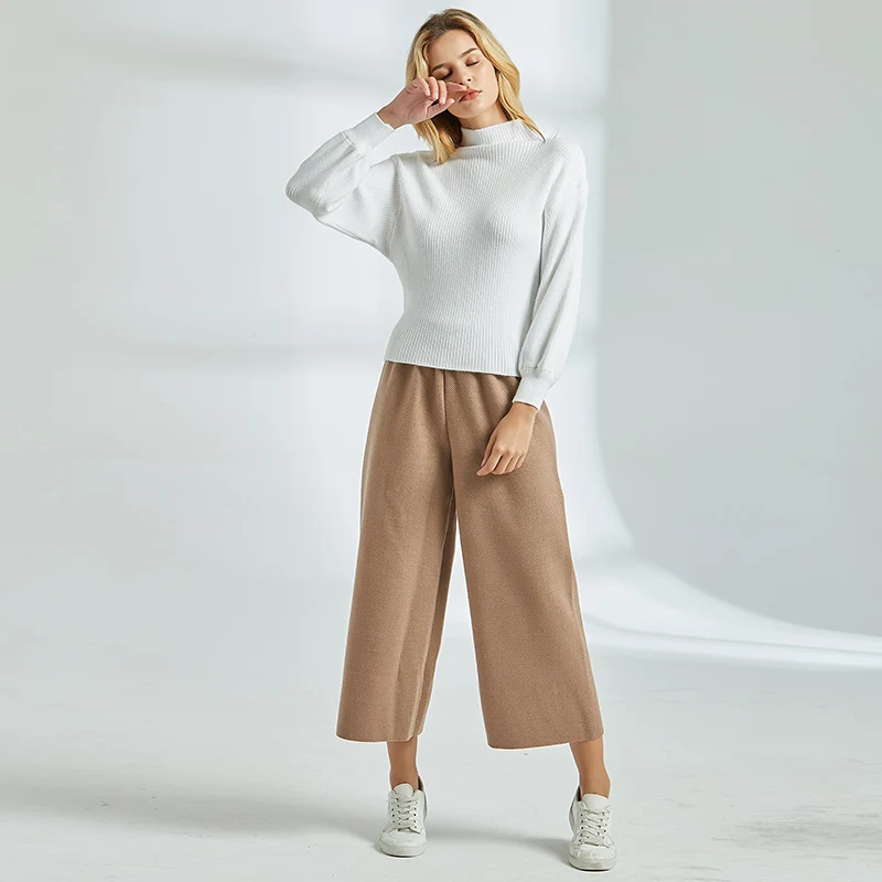 Женский вязаный пуловер с рукавами-фонариками черный белый однотонный джемпер