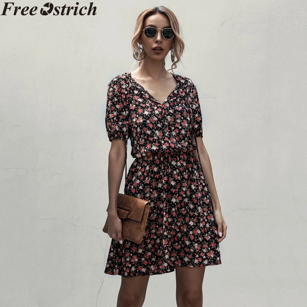 Женское платье с высокой талией офисное коротким рукавом и цветочным принтом