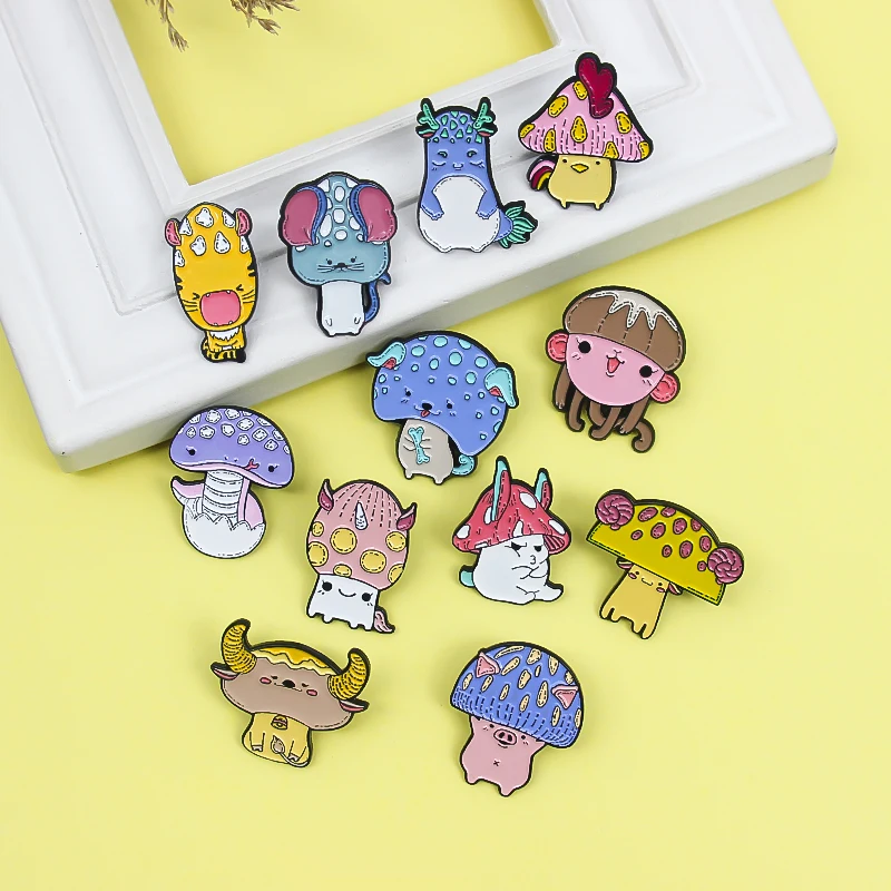 Эмалированная брошь с китайскими знаками Зодиака в виде гриба животного крысы