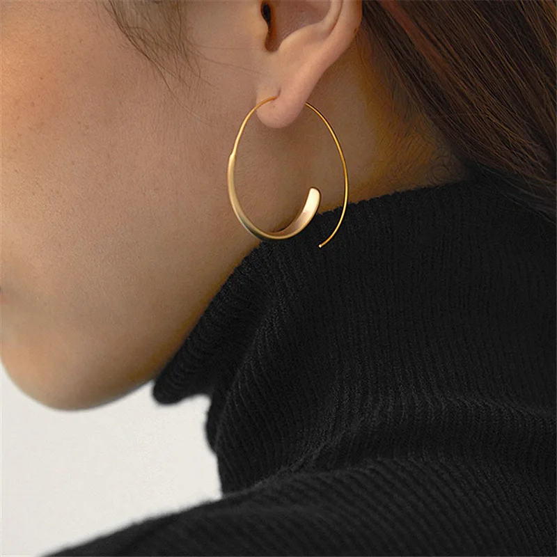 

High Grade Design Gold Color Circle Earrings Metal Large Simple Classic Pendant Earring Women's Jewelry Gift Fashion Accessories