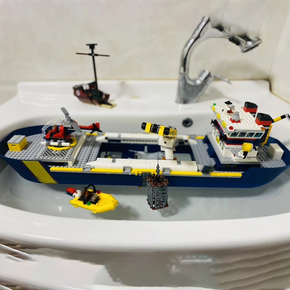 Детский конструктор Подводная лодка совместимый с 60266 строительными блоками |