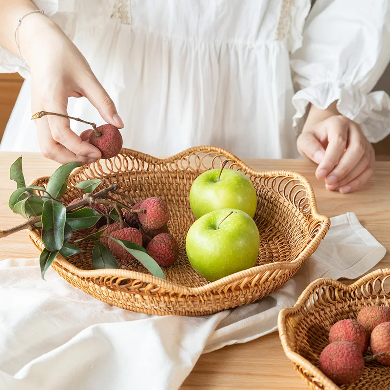 

Lace Handwoven Rattan Basket Fruit Wicker Tray Snack Storage Basket Bread Food Plate Cake Sundries Container Kitchen Decoration