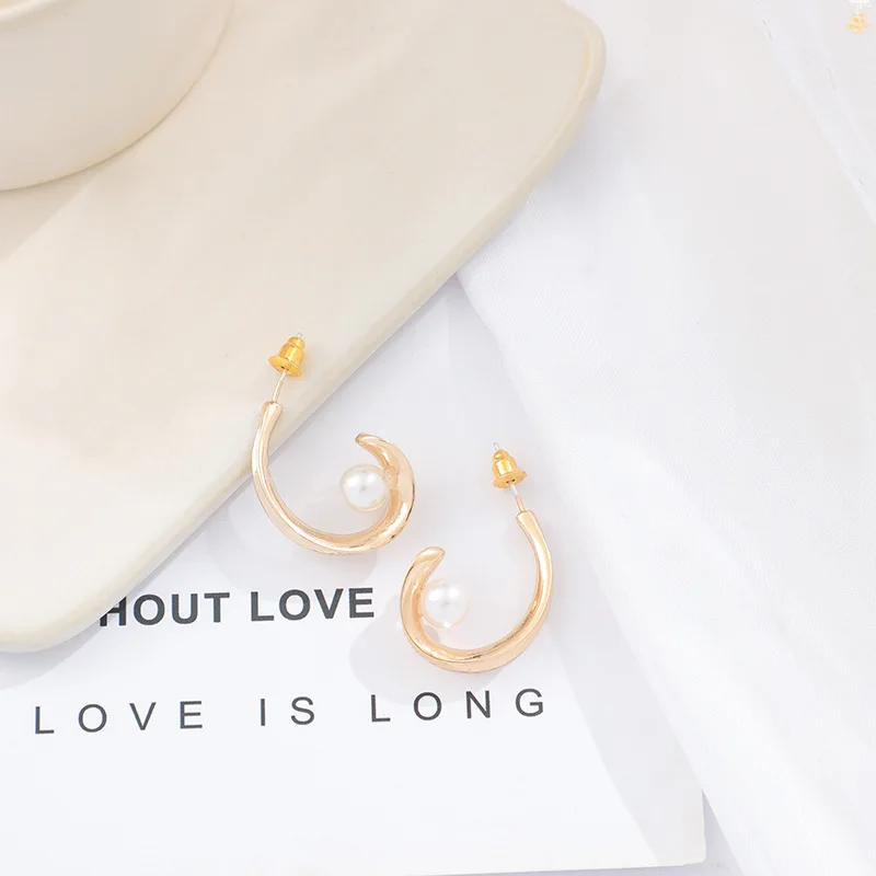 

Ruanme a pair of earrings han edition aesthetic personality metal studs pearl earrings women geometric earrings adorn article
