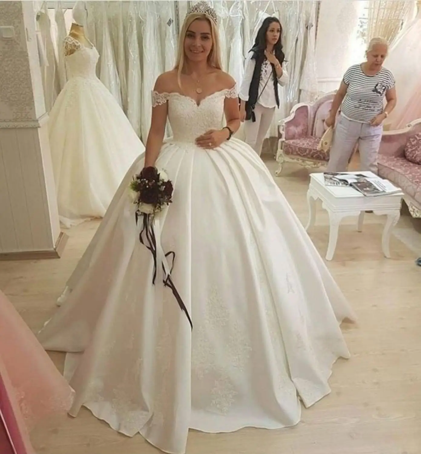 Vestido De baile De lujo, encaje, boda, Sexy, Espalda descubierta, novia romántico, boda, 2019