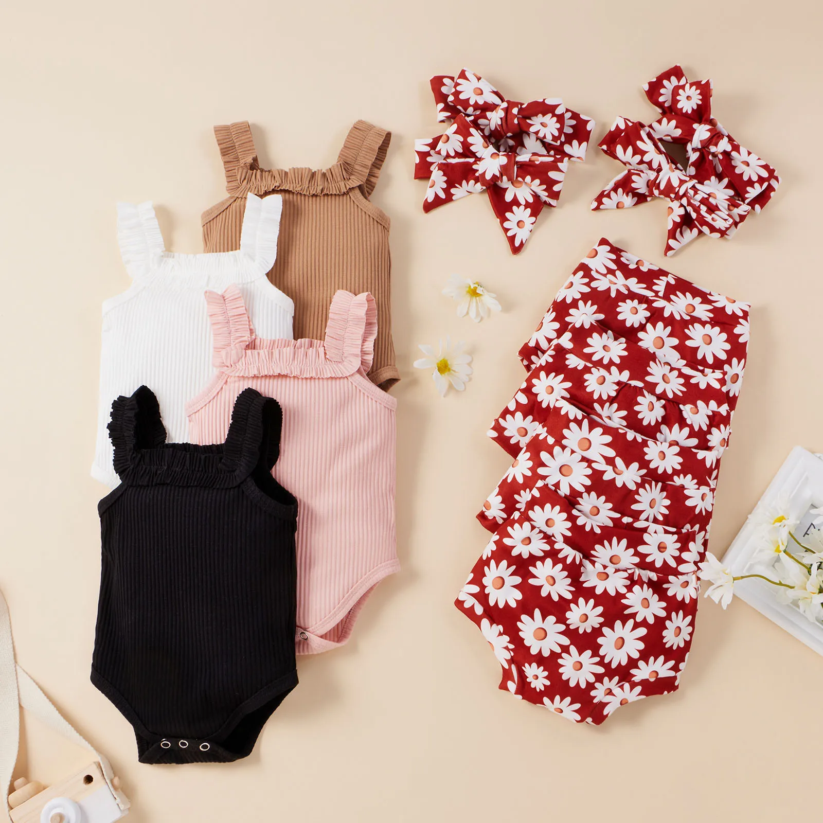 

Bodysuit for Newborn Baby Girls Clothes Summer Solid Sleeveless Square Collar Cotton Baby Romper＋Floral Shorts Bow Headband Suit