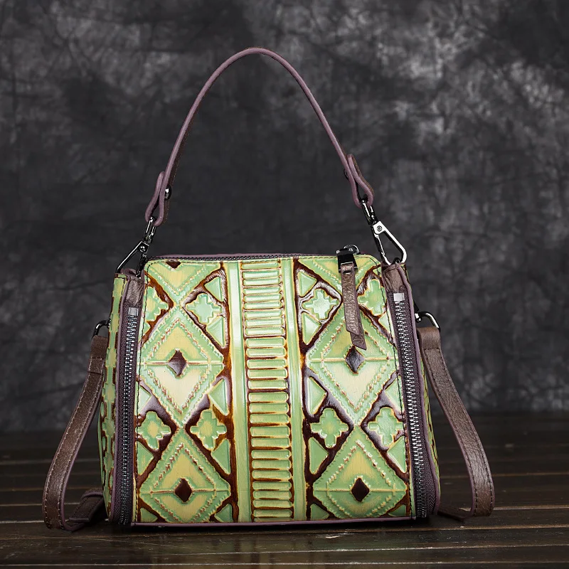 Factory direct sales of retro women's bags original hand-colored European and American head layer psoriate one-shoulder handbag