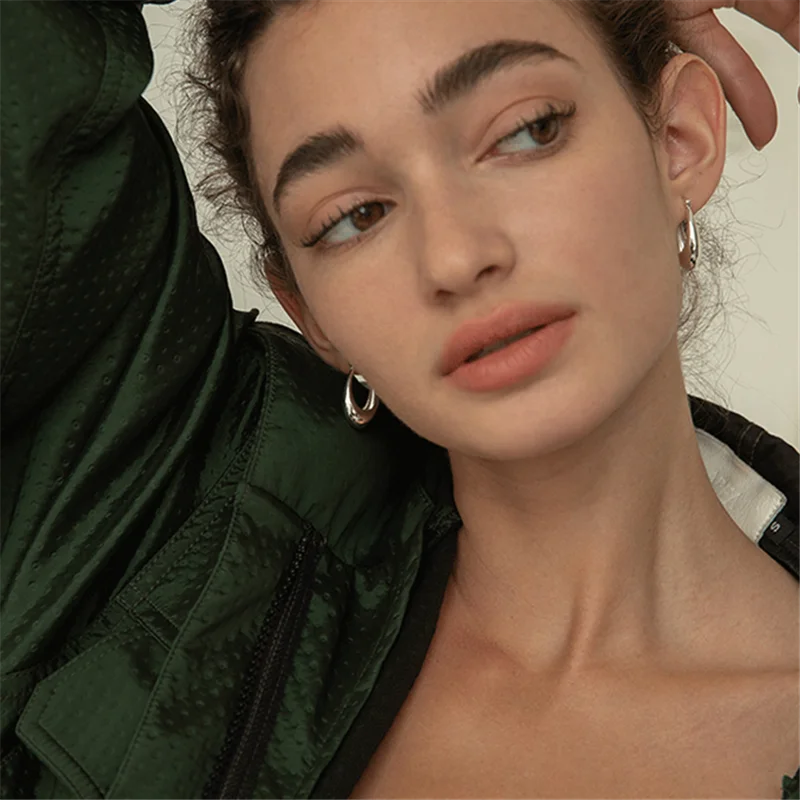 

HUANZHI 2019 New Trend Personality Elegant Geometric Water Droplets Oval Crescent Drop Earrrings for Women Girls Party Jewelry