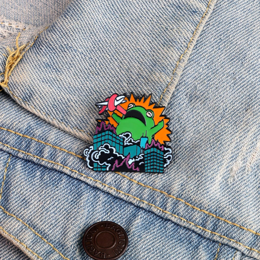 Cartoon Frog Warrior Brooches Enamel Pins Angry Animal Monster Destroy City Badges Pin Clothes Lapel Jewelry Gifts For Women Men | Украшения