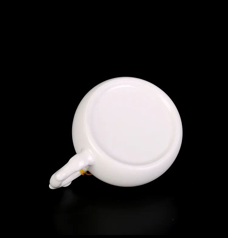 Белый фарфоровый чайник ручной работы в китайском стиле цвета слоновой кости