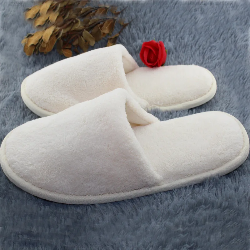 

5 Pairs Of Men's and Women's Hot Spring Slippers White Fluffy Coral Bristle Closed Toe Slippers, Suitable for Spa, Party Guests,