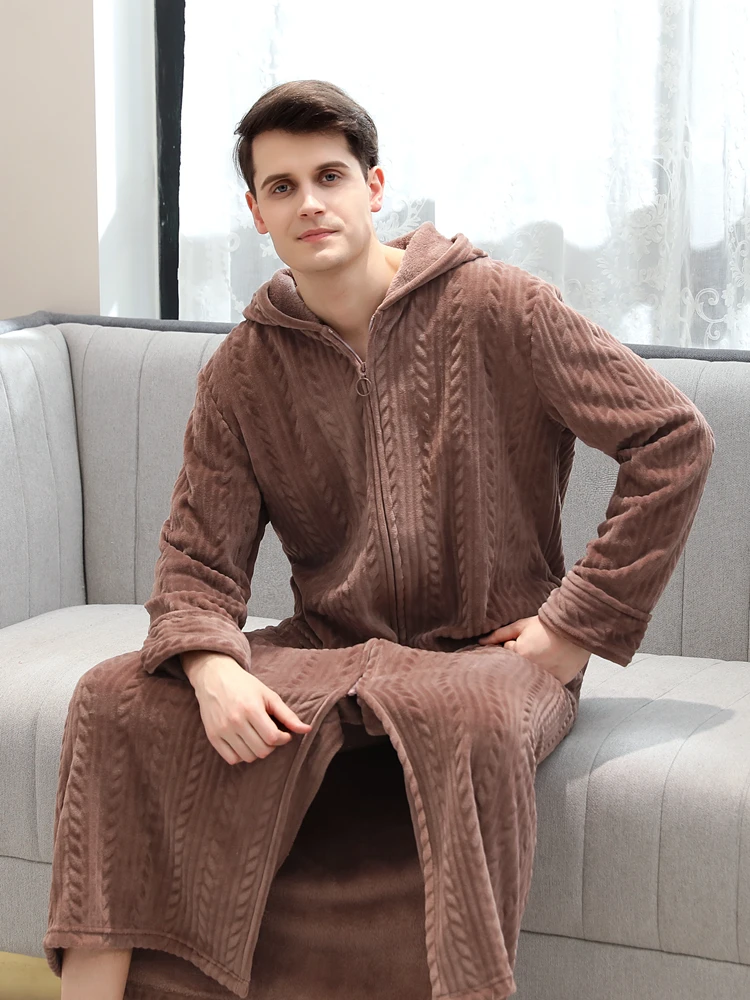 

European and American men's plus fertilizer and home service winter flannel pajamas plus velvet zipper hooded bathrobe